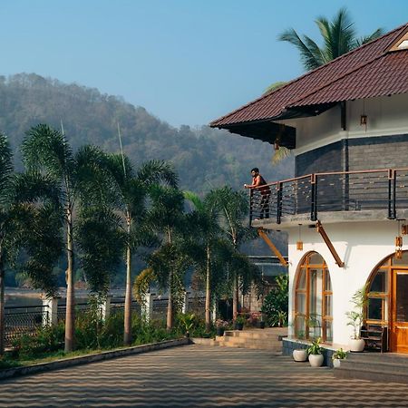 La Cascade Resort Athirappilly Exterior foto