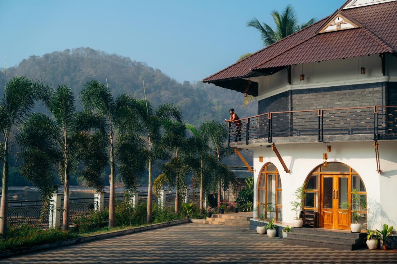 La Cascade Resort Athirappilly Exterior foto